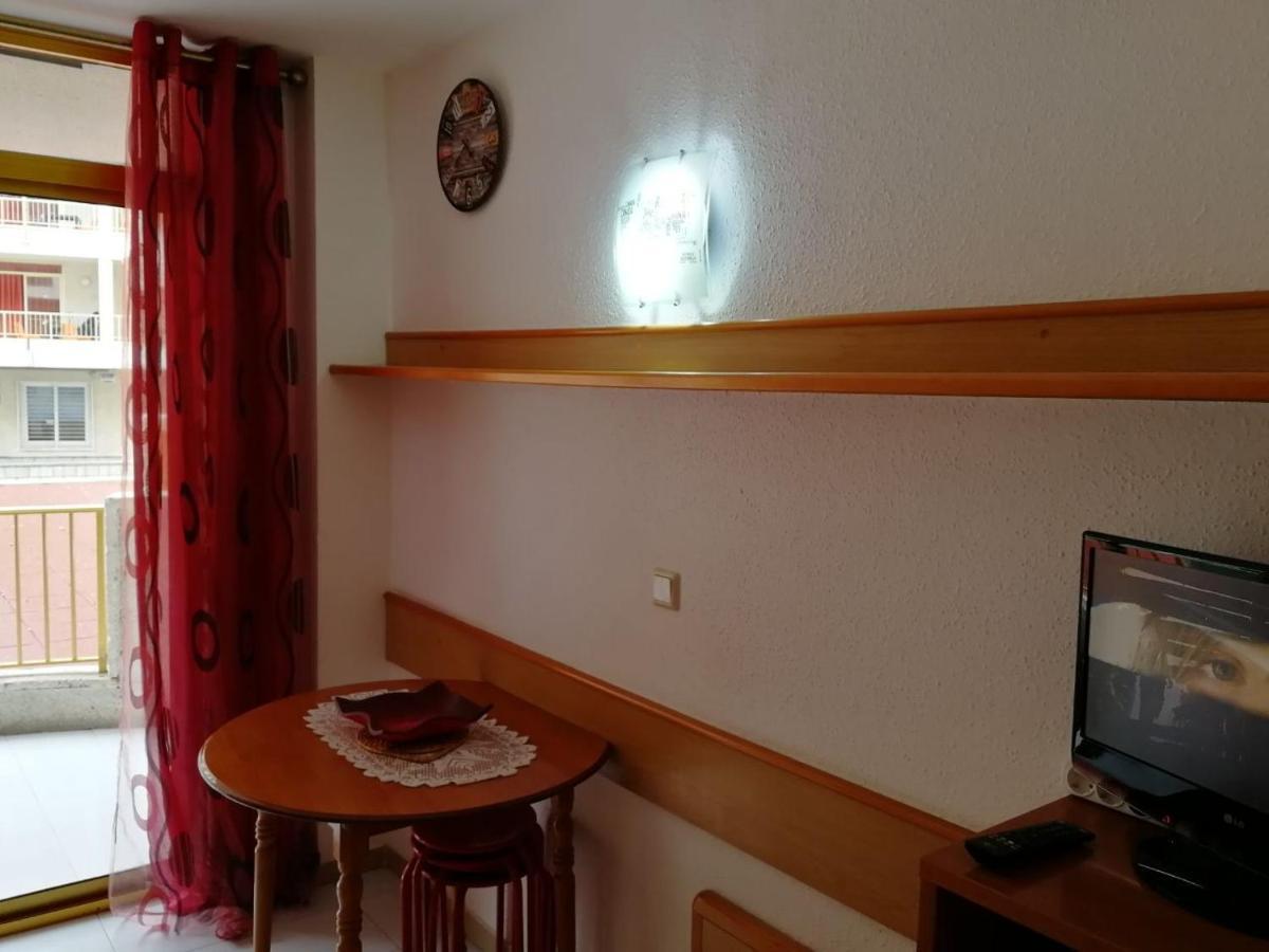 Studio In Aparthotel "Internacional" Салоу Екстер'єр фото